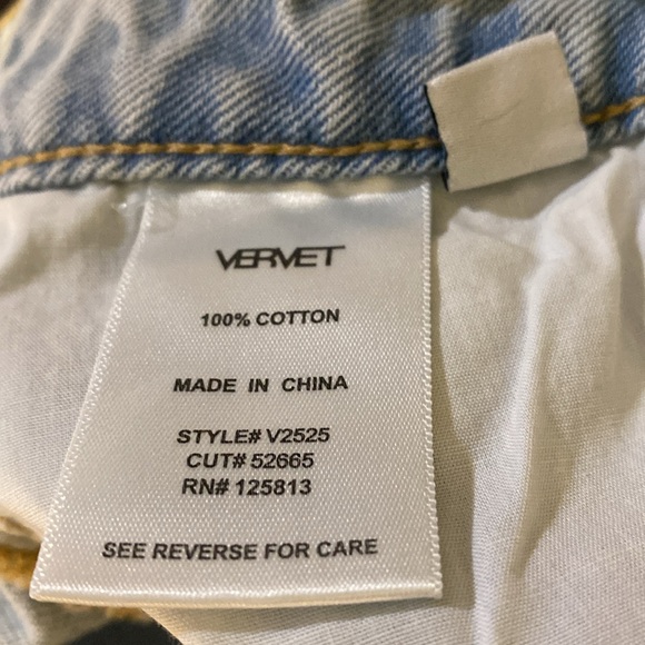 Women’s size 4/27 Vervet jeanswith raw hem, high-rise, slim wide-leg - Picture 4 of 5